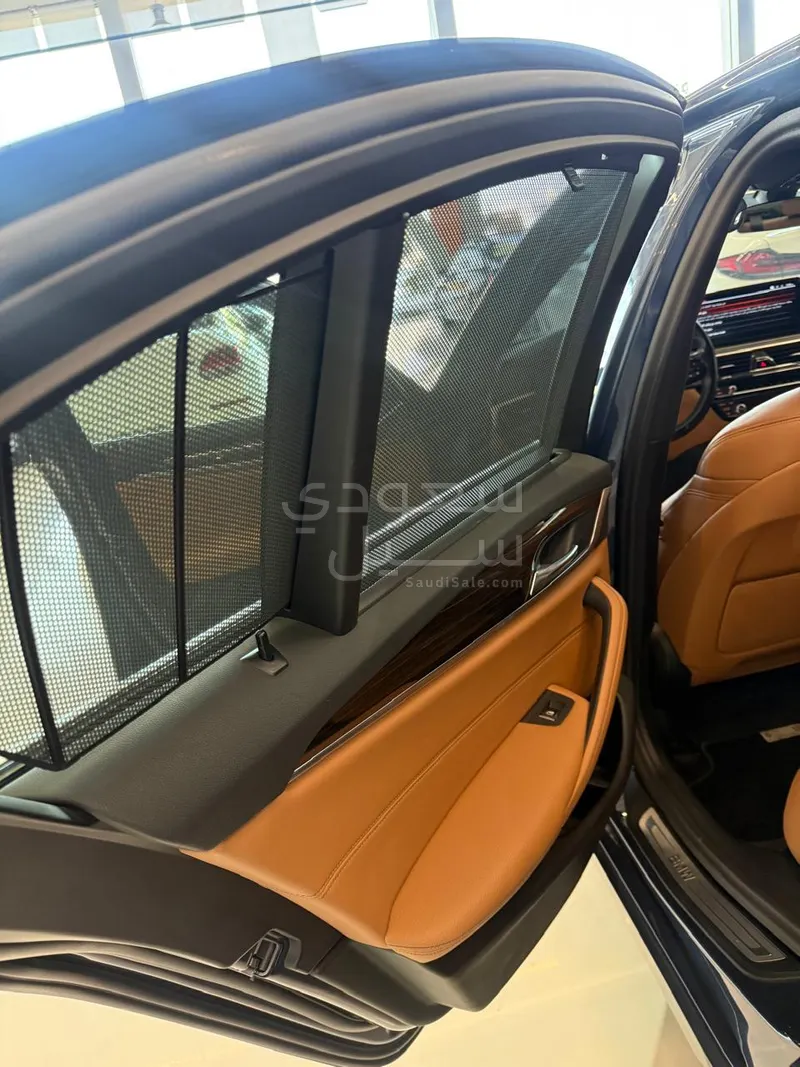 2023 BMW 5 Series 520i