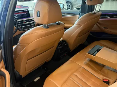 2023 BMW 5 Series 520i