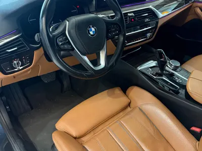 2023 BMW 5 Series 520i