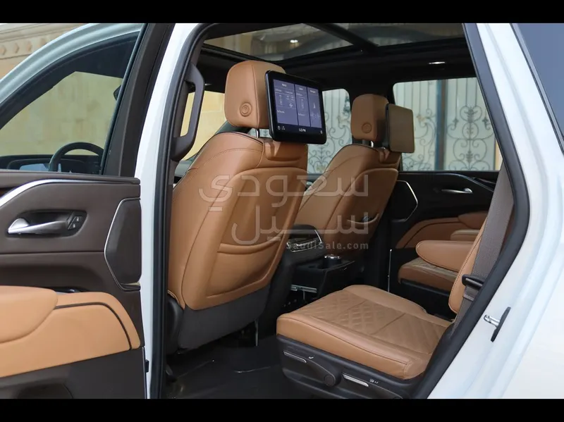 2021 كاديلاك اسكاليد سبورت