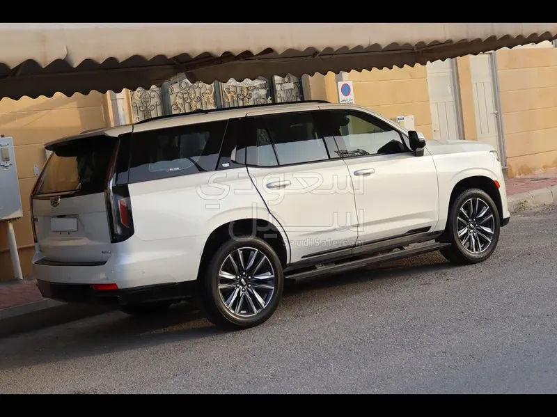 2021 كاديلاك اسكاليد سبورت