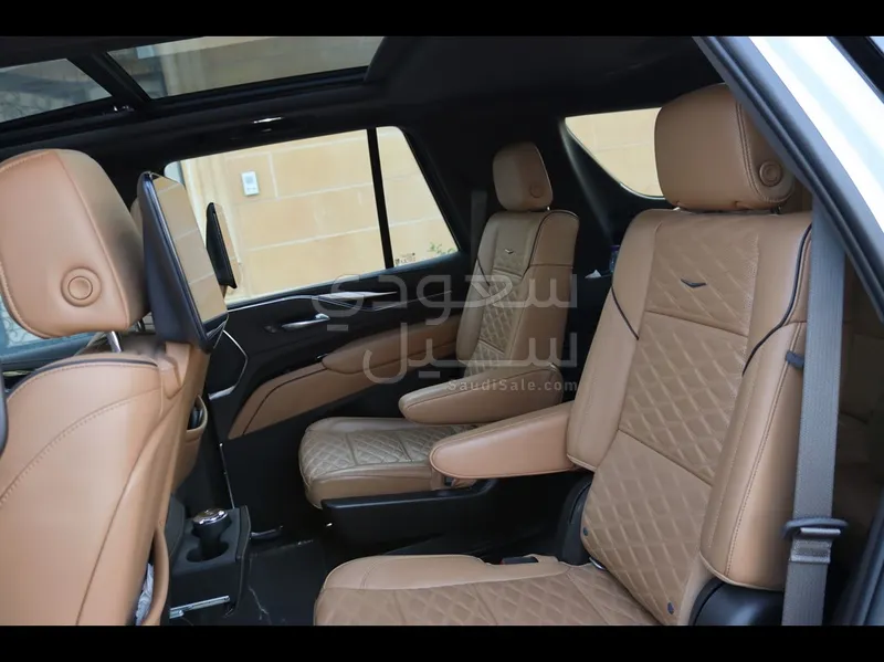 2021 كاديلاك اسكاليد سبورت