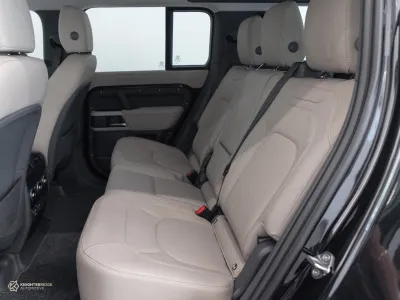 2023 لاند روفر ديفيندر اس اي