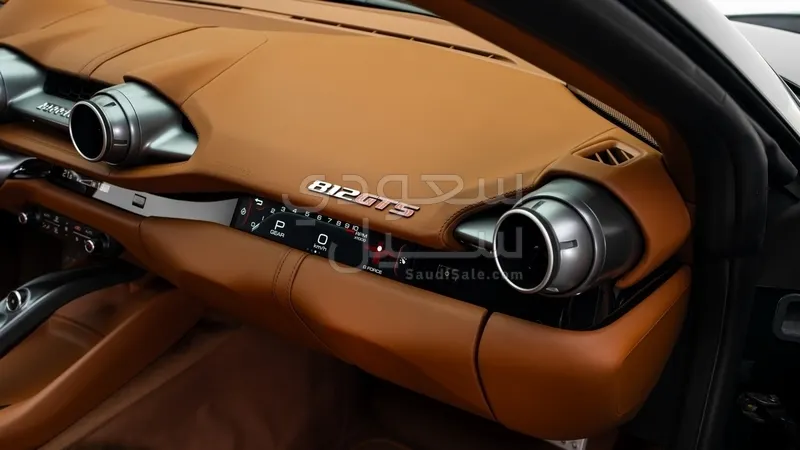 2021 فيراري 812 جي تي اس