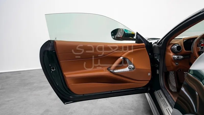 2021 فيراري 812 جي تي اس