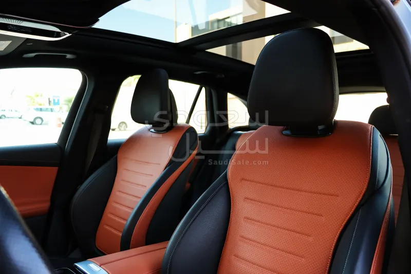 2025 Mercedes-Benz GLC 200