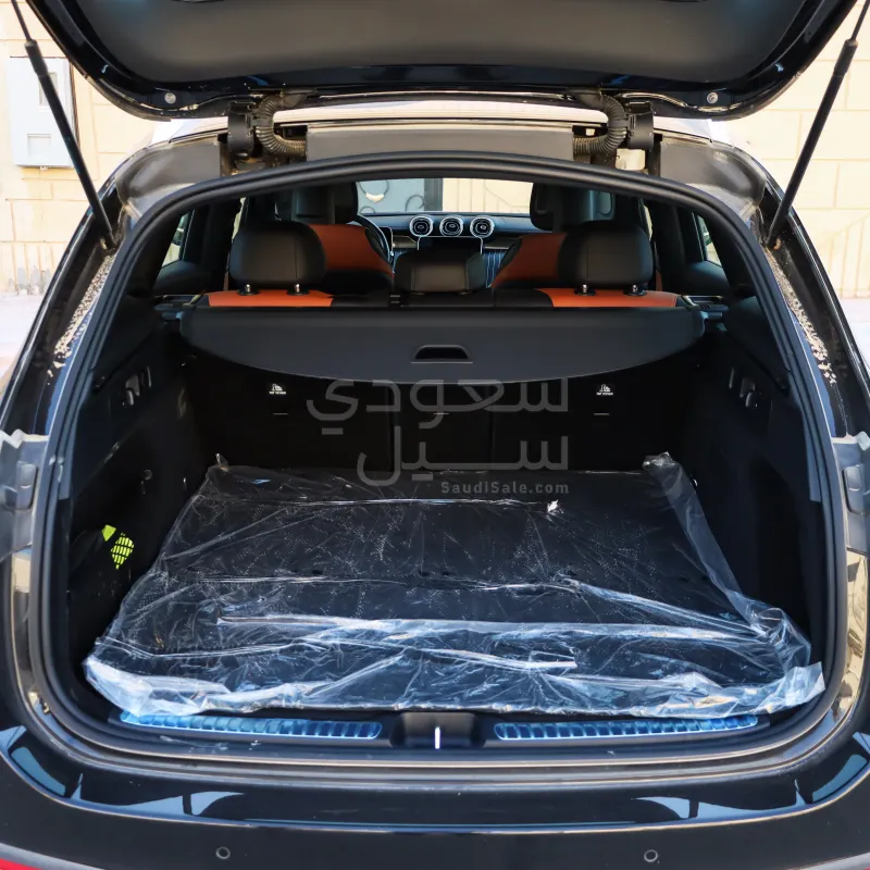 2025 Mercedes-Benz GLC 200