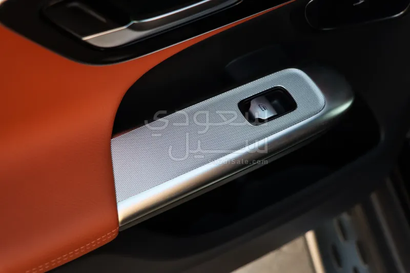 2025 Mercedes-Benz GLC 200