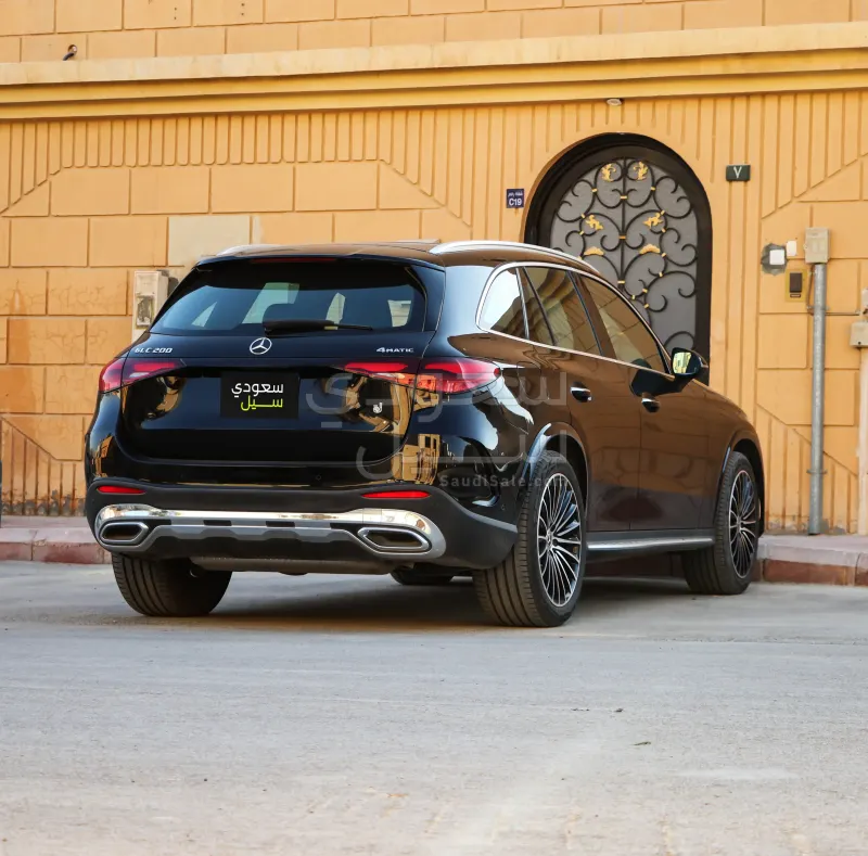 2025 Mercedes-Benz GLC 200