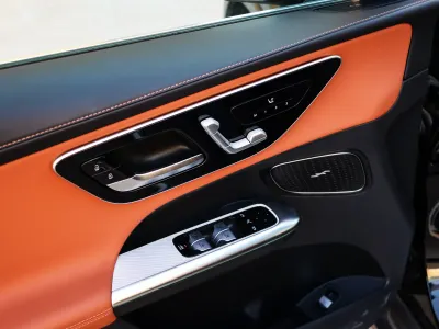 2025 مرسيدس - بنز جي إل سي 200 2025 مرسيدس - بنز جي إل سي 200