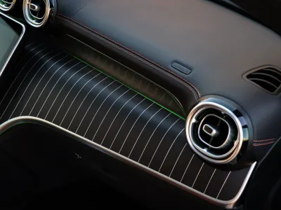 2025 مرسيدس - بنز جي إل سي 200 2025 مرسيدس - بنز جي إل سي 200