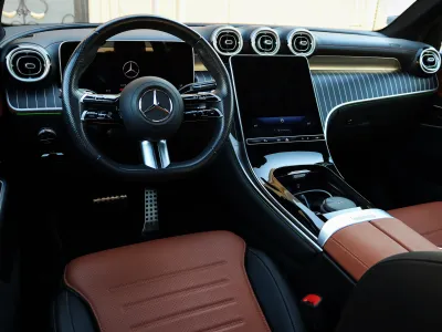 2025 مرسيدس - بنز جي إل سي 200 2025 مرسيدس - بنز جي إل سي 200