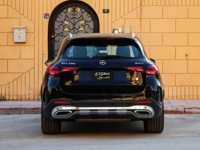 2025 مرسيدس - بنز جي إل سي 200 2025 مرسيدس - بنز جي إل سي 200