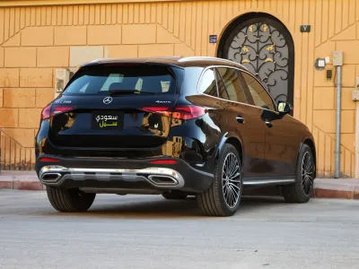 2025 مرسيدس - بنز جي إل سي 200 2025 مرسيدس - بنز جي إل سي 200