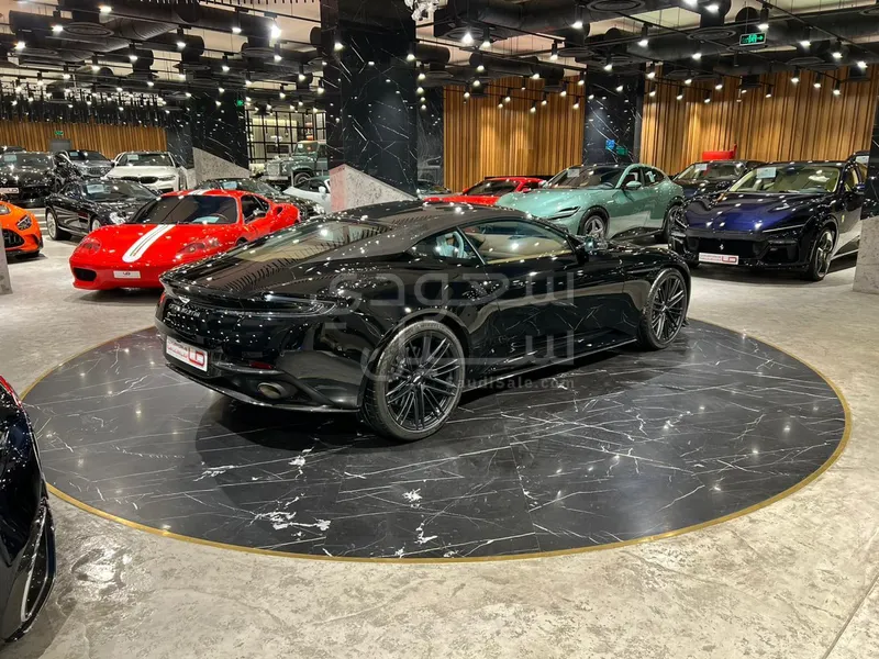 2024 استون مارتن دي بي 12