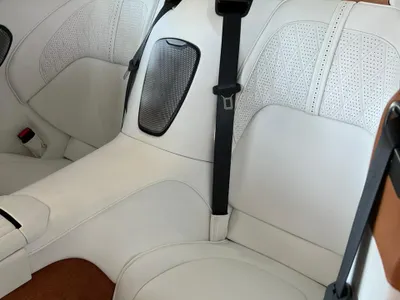 2024 استون مارتن دي بي 12