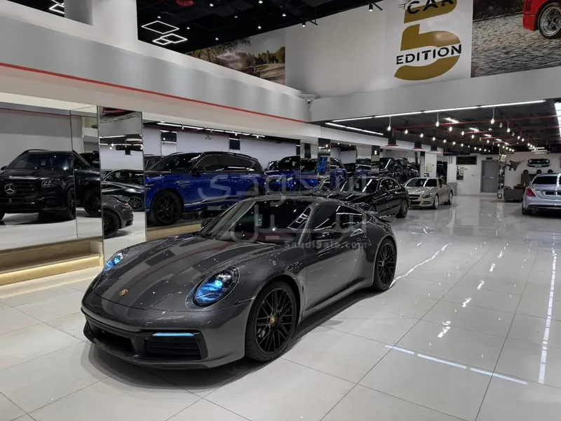 2021 Porsche 911 Carrera