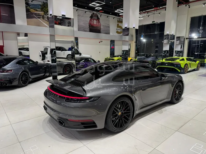 2021 Porsche 911 Carrera