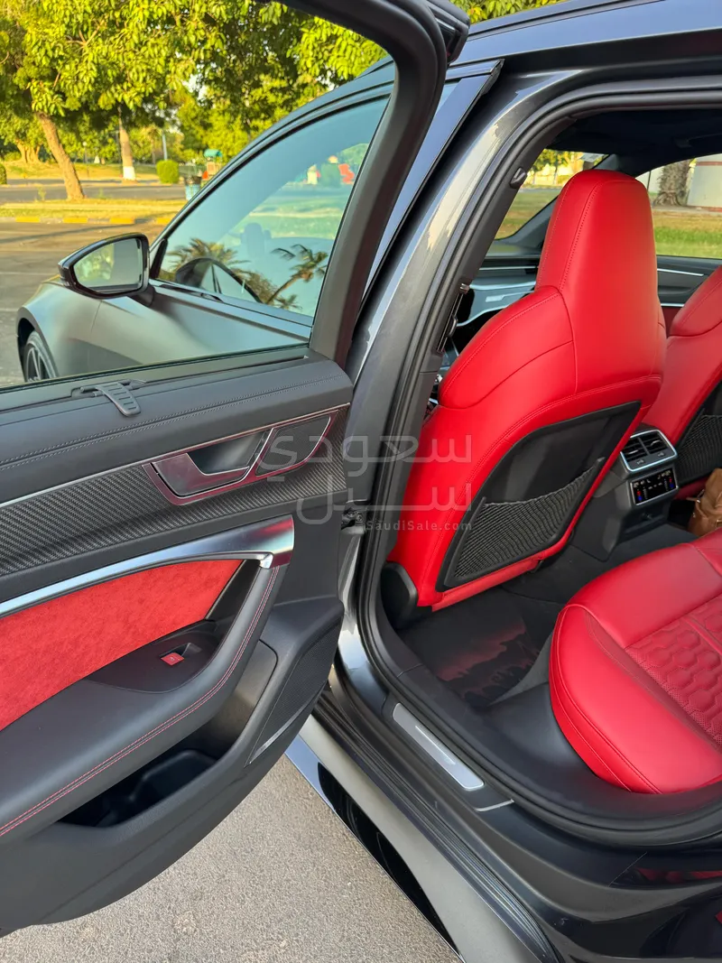 2021 اودي ار اس 6