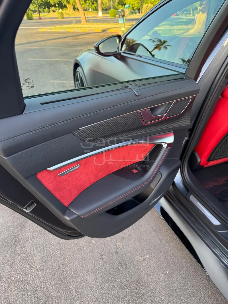 2021 اودي ار اس 6