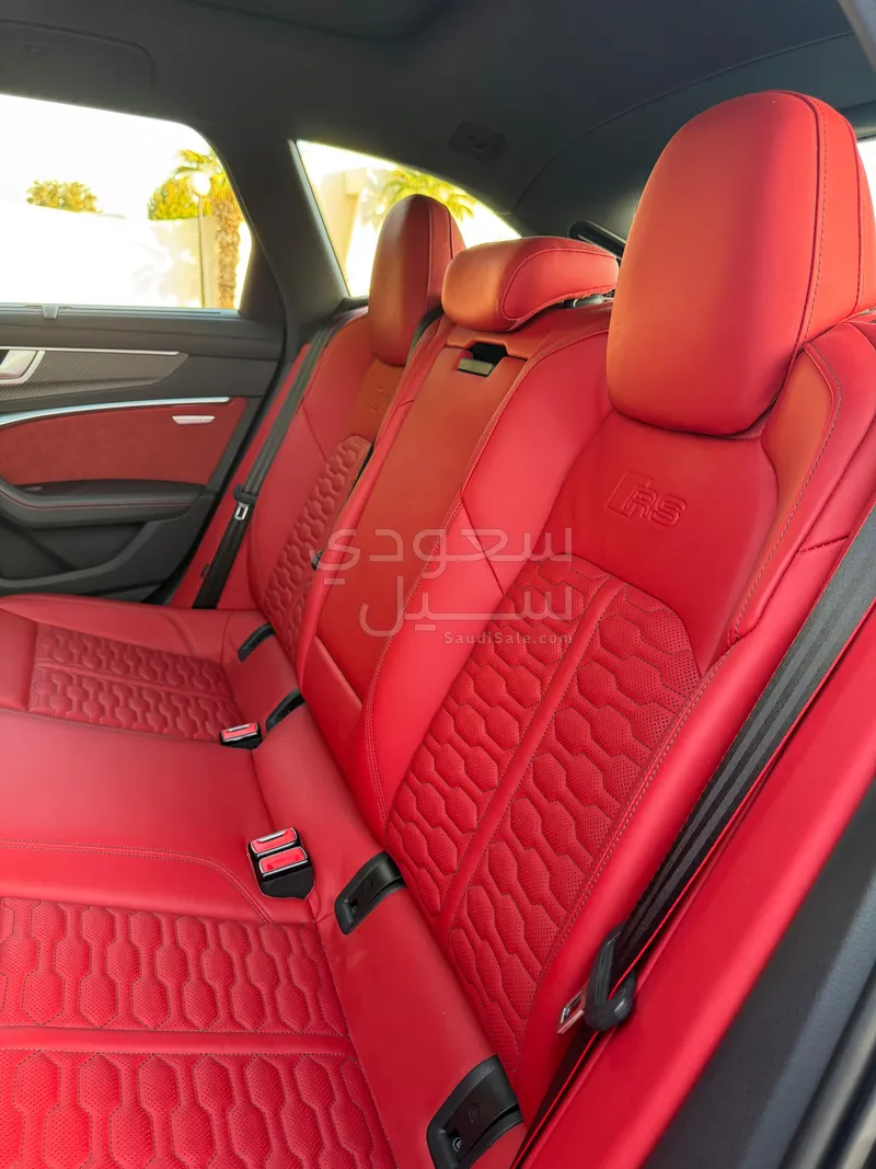 2021 اودي ار اس 6