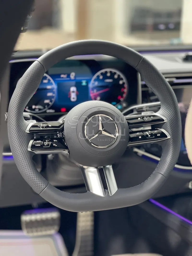 2025 Mercedes-Benz E 200