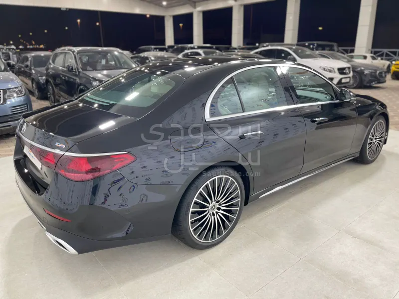 2025 Mercedes-Benz E 200