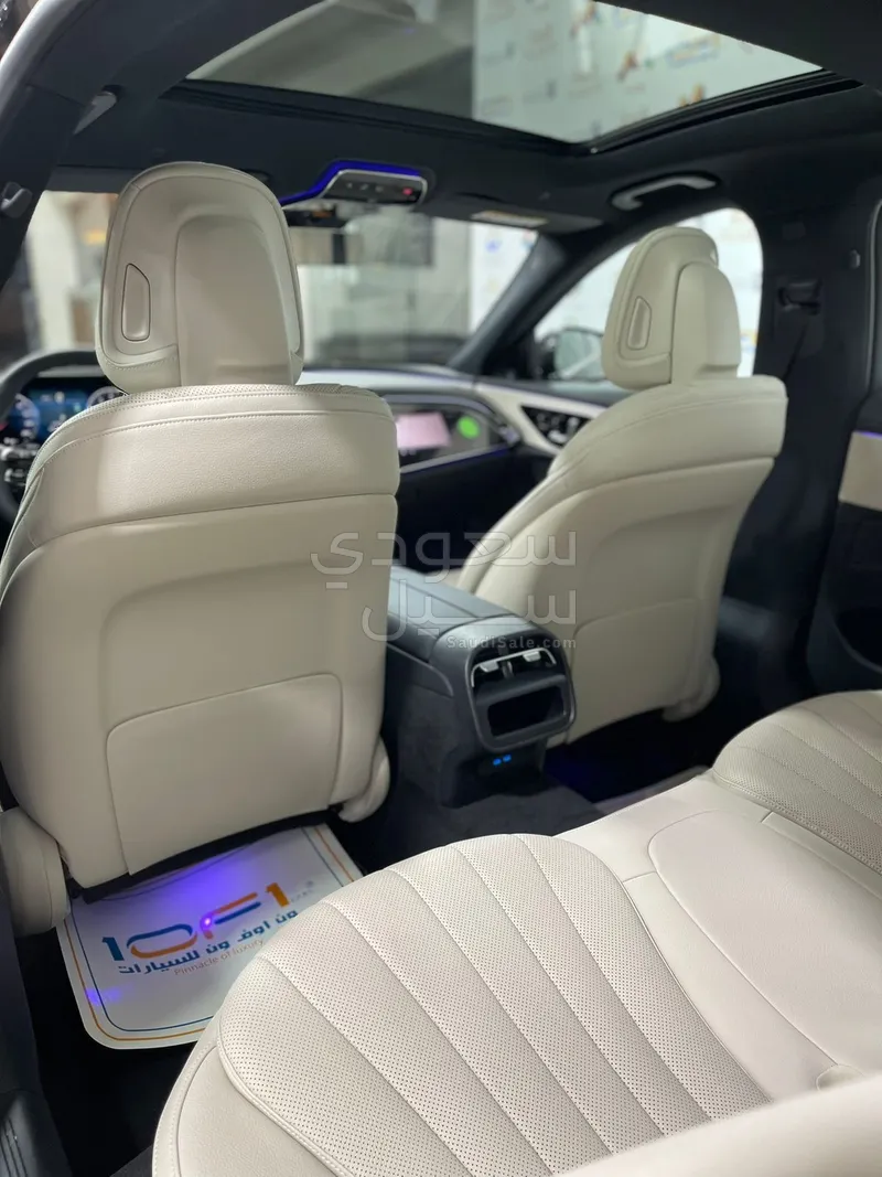 2025 Mercedes-Benz E 200