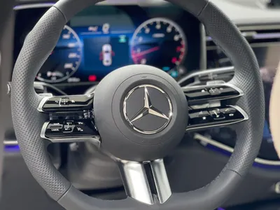 2025 Mercedes-Benz E 200