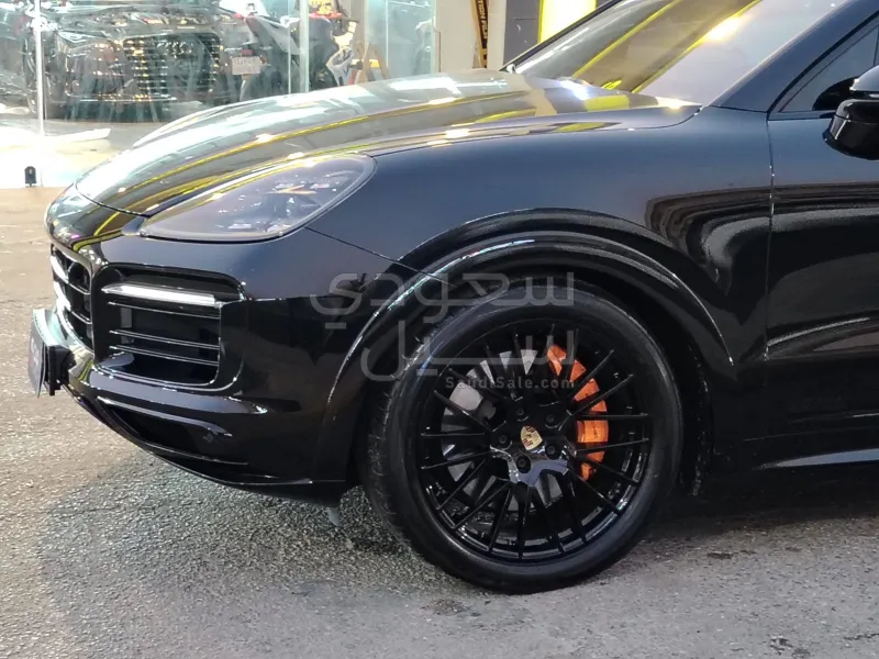 2022 Porsche Cayenne Coupe GTS