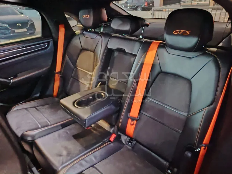 2022 Porsche Cayenne Coupe GTS