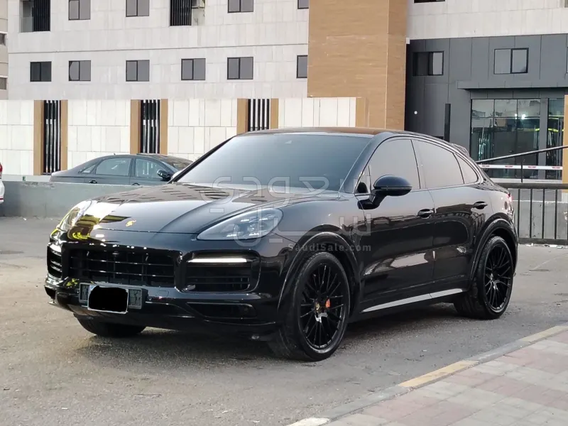 2022 Porsche Cayenne Coupe GTS
