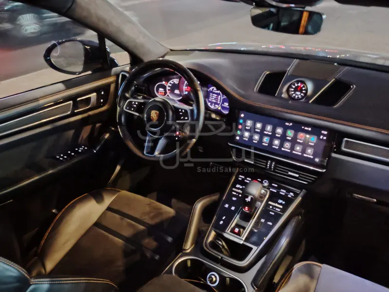 2022 Porsche Cayenne Coupe GTS