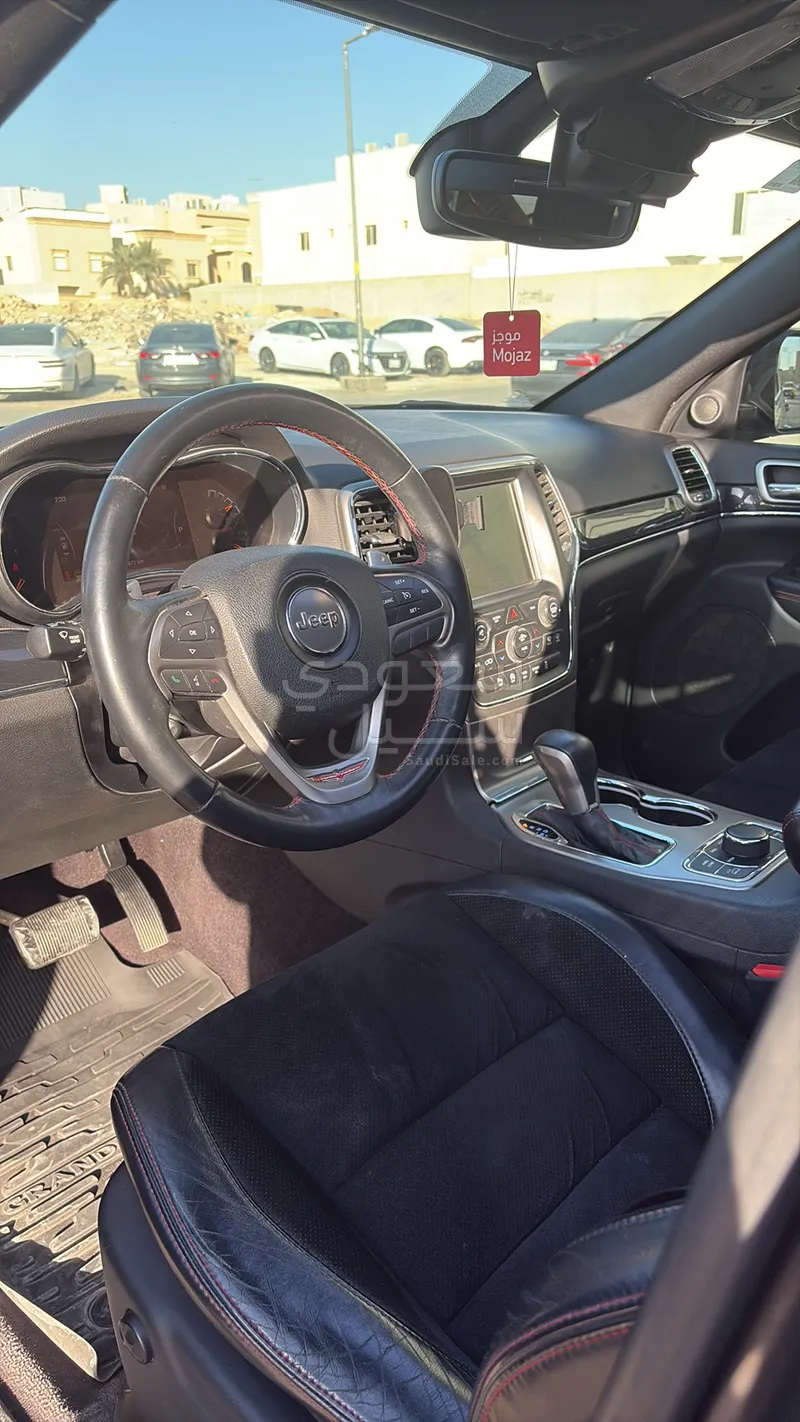 2017 جييب جراند شيروكي تريل هوك