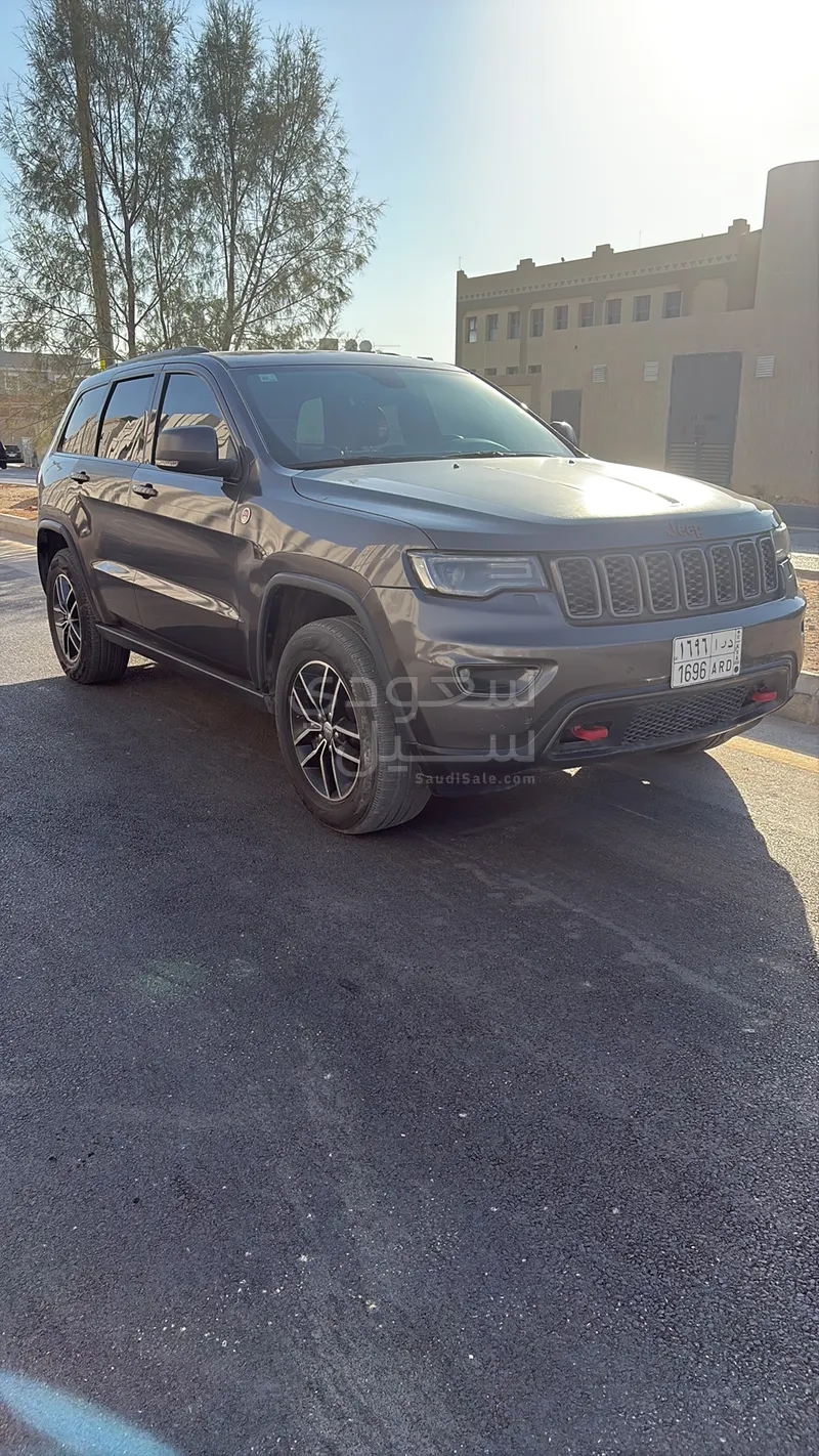 2017 جييب جراند شيروكي تريل هوك