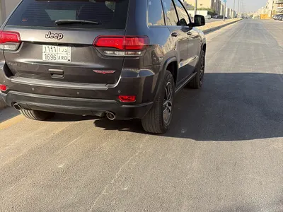 2017 جييب جراند شيروكي تريل هوك