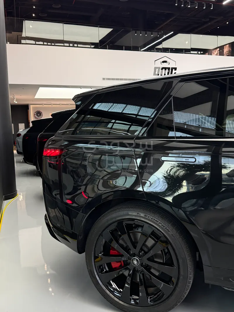 2025 لاند روفر رينج روفر سبورت اتش اس اي