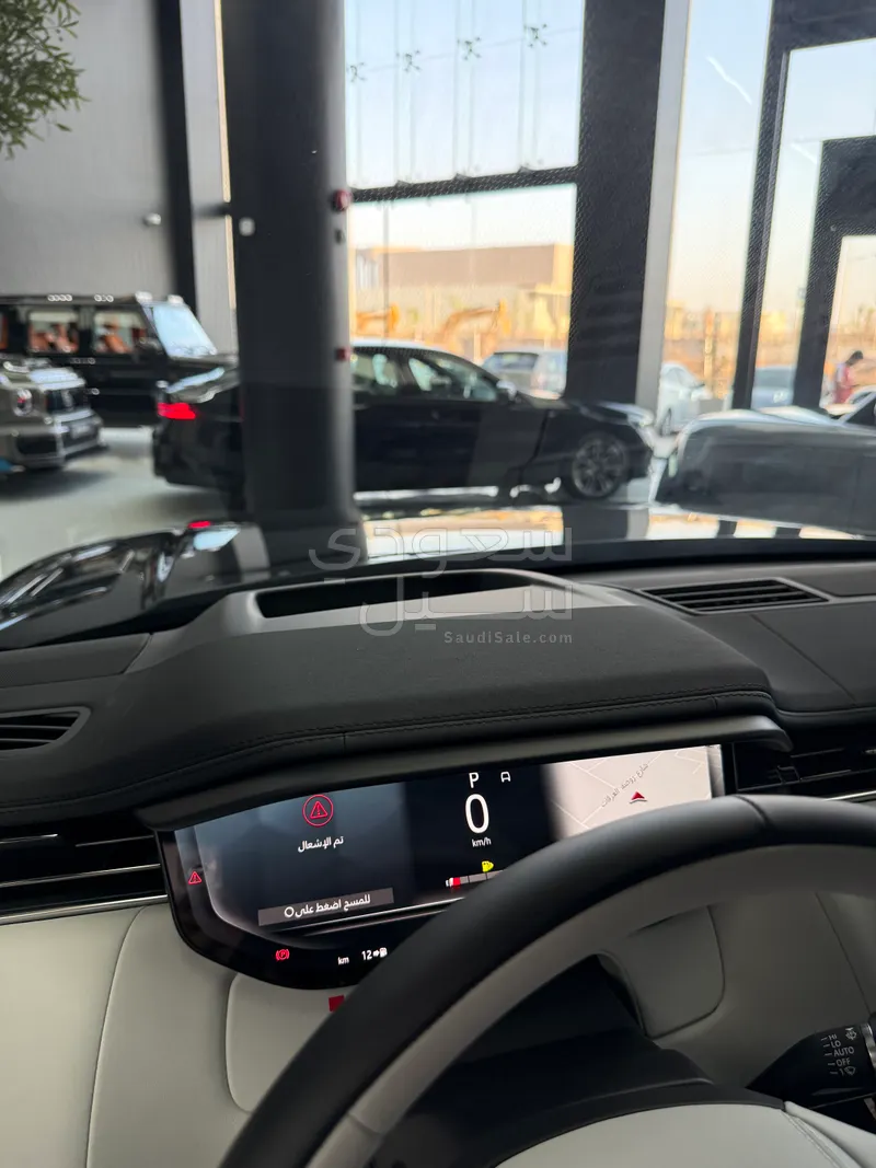 2025 لاند روفر رينج روفر سبورت اتش اس اي