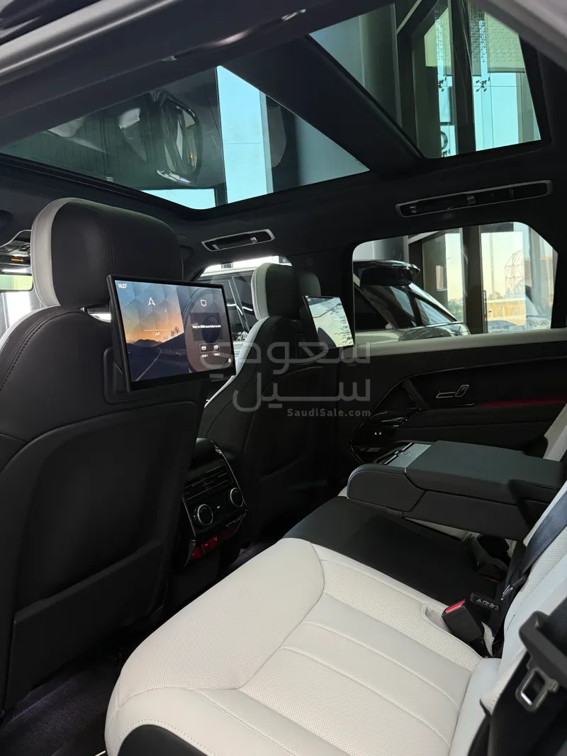 2025 لاند روفر رينج روفر سبورت اتش اس اي