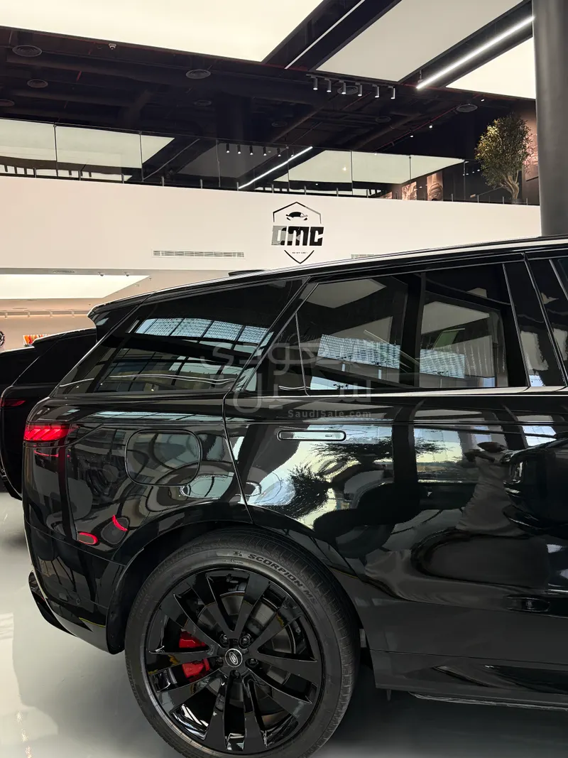 2025 لاند روفر رينج روفر سبورت اتش اس اي