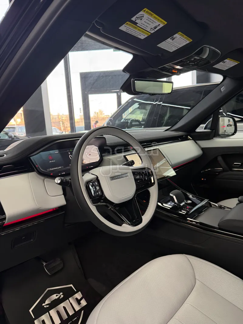 2025 لاند روفر رينج روفر سبورت اتش اس اي