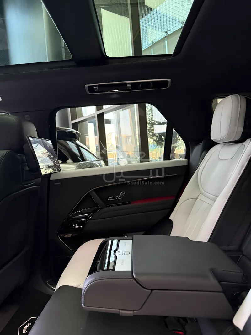 2025 لاند روفر رينج روفر سبورت اتش اس اي