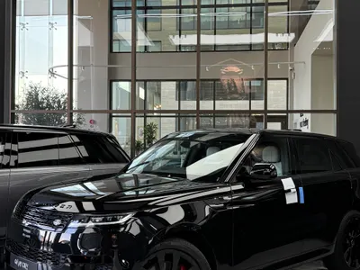 2025 لاند روفر رينج روفر سبورت اتش اس اي