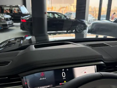 2025 لاند روفر رينج روفر سبورت اتش اس اي