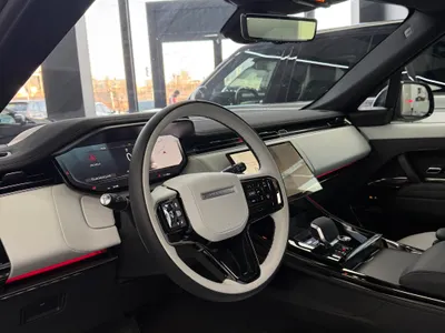 2025 لاند روفر رينج روفر سبورت اتش اس اي