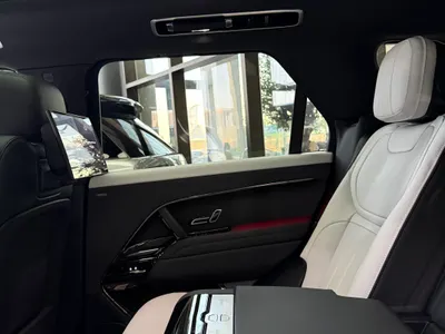 2025 لاند روفر رينج روفر سبورت اتش اس اي