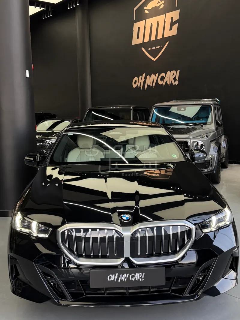 2025 بي ام دبليو الفئة الخامسة 520 أي إم كت