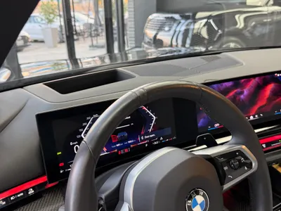 2025 بي ام دبليو الفئة الخامسة 520 أي إم كت