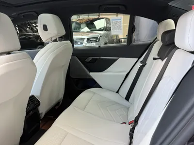 2025 بي ام دبليو الفئة الخامسة 520 أي إم كت