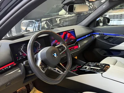 2025 بي ام دبليو الفئة الخامسة 520 أي إم كت